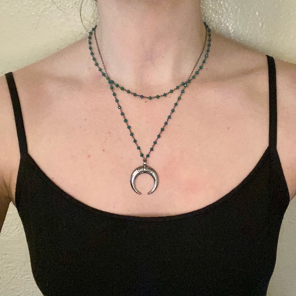 Silver Half Moon on Green Rosary - Picture 5 of 5